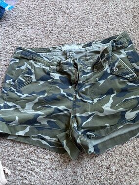 Camo Women's Utility Shorts - Olive Green